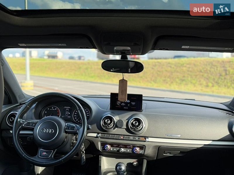 Седан Audi A3 2015 в Львове