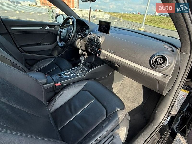 Седан Audi A3 2015 в Львове