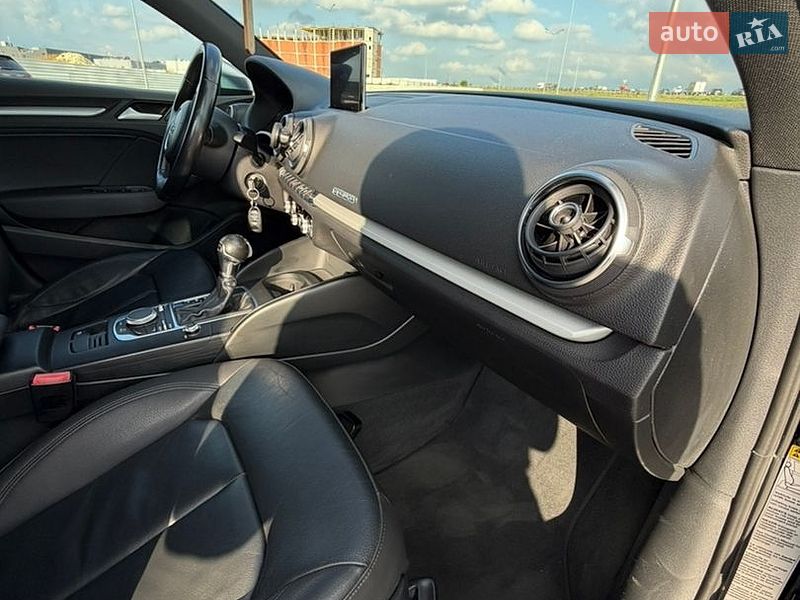 Седан Audi A3 2015 в Львове