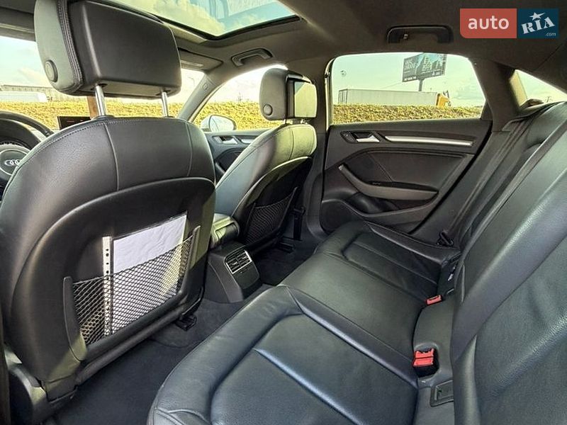 Седан Audi A3 2015 в Львове