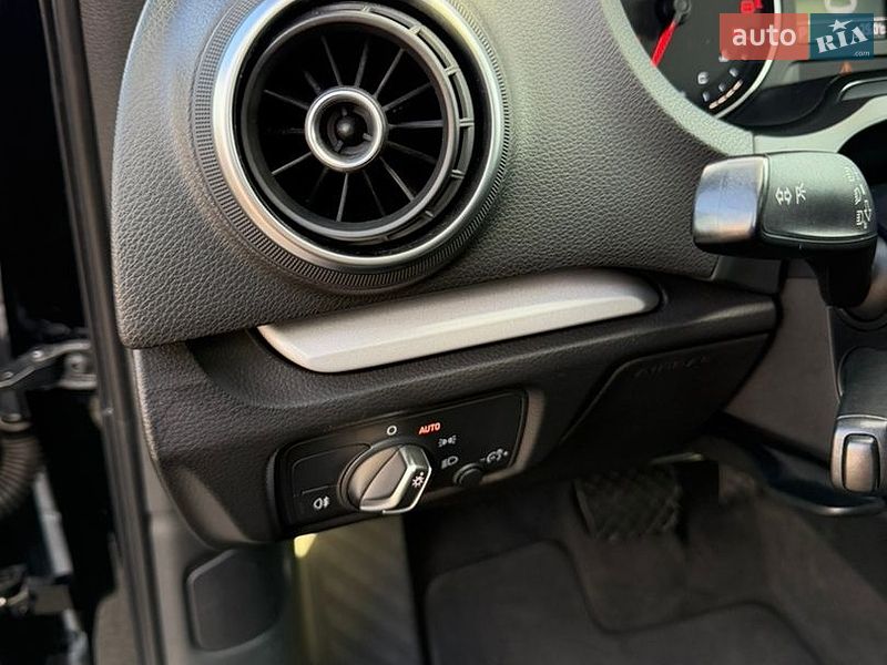 Седан Audi A3 2015 в Львове