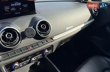 Седан Audi A3 2015 в Львове