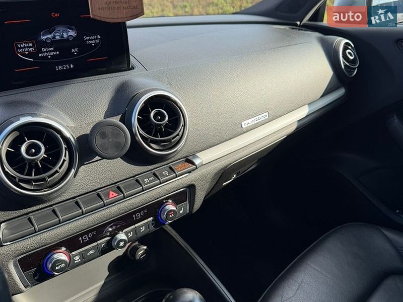Седан Audi A3 2015 в Львове