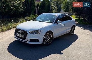 Седан Audi A3 2017 в Днепре