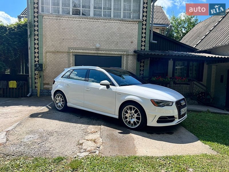 Хетчбек Audi A3 2016 в Умані