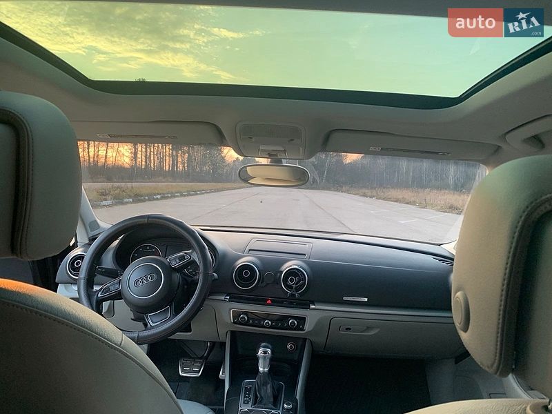 Седан Audi A3 2015 в Звягелі