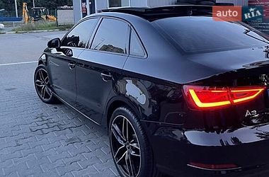 Седан Audi A3 2015 в Звягелі