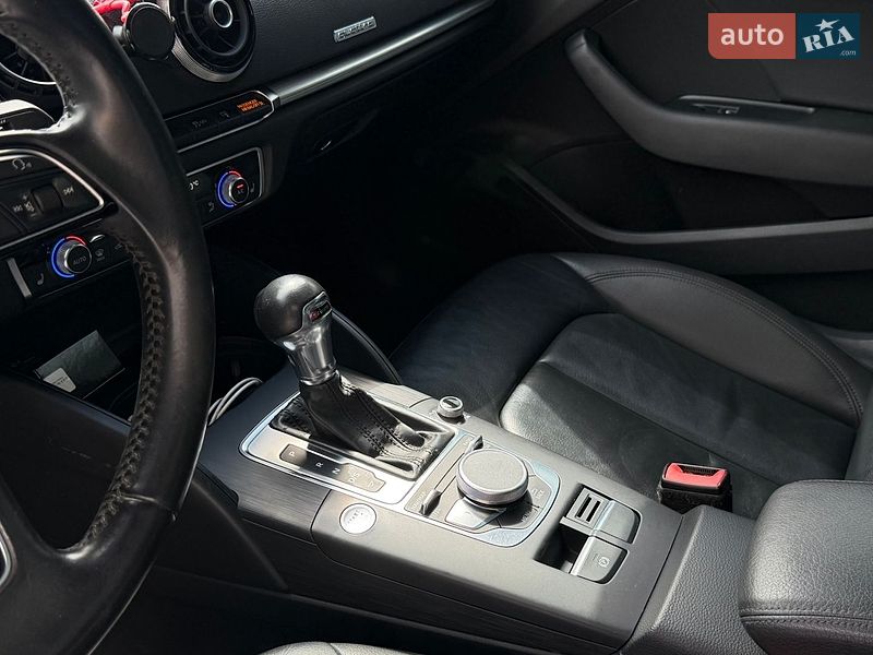 Седан Audi A3 2017 в Львові