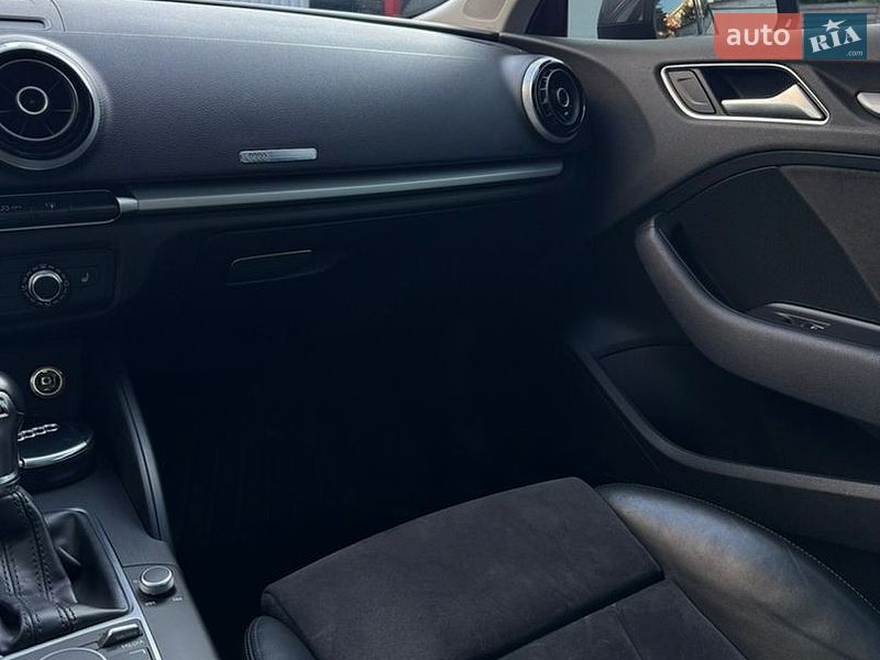 Хетчбек Audi A3 2016 в Харкові