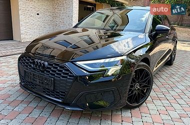 Седан Audi A3 2023 в Чернівцях
