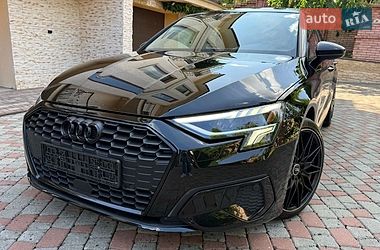 Седан Audi A3 2023 в Черновцах