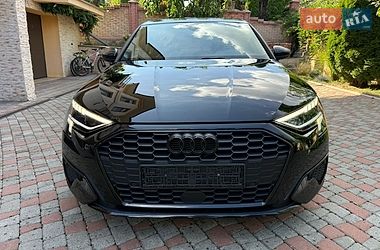 Седан Audi A3 2023 в Черновцах