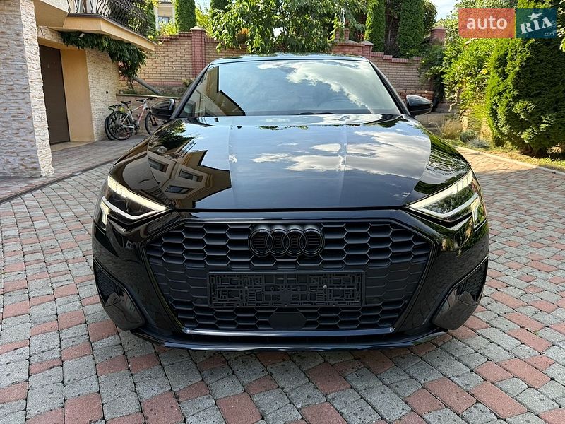 Седан Audi A3 2023 в Черновцах