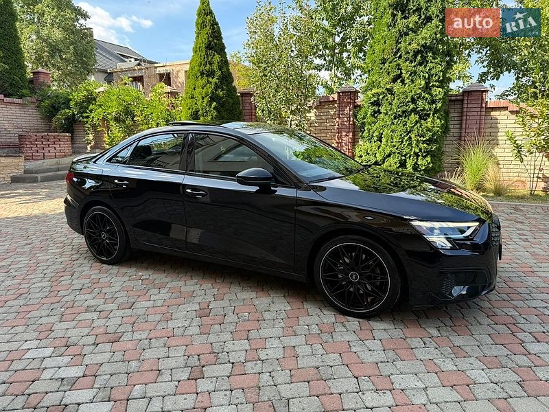 Седан Audi A3 2023 в Черновцах