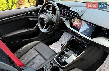 Седан Audi A3 2023 в Черновцах