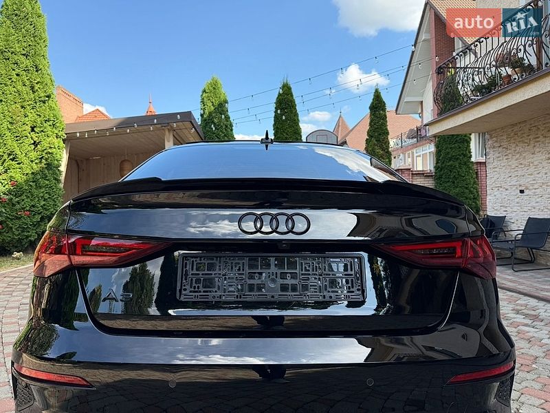 Седан Audi A3 2023 в Черновцах
