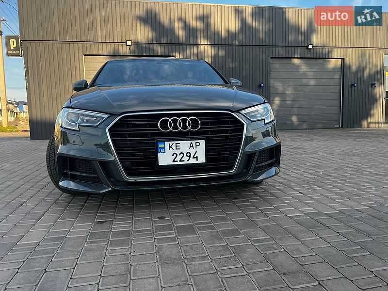 Седан Audi A3 2016 в Кривом Роге