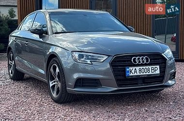 Седан Audi A3 2018 в Софиевской Борщаговке