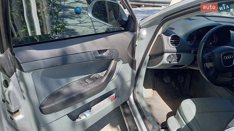 Хэтчбек Audi A3 2009 в Синельниково