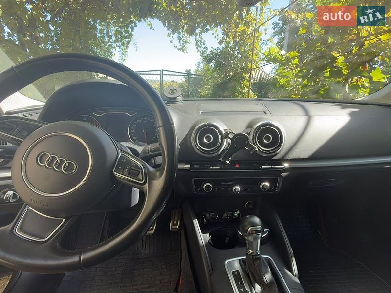 Седан Audi A3 2015 в Одессе