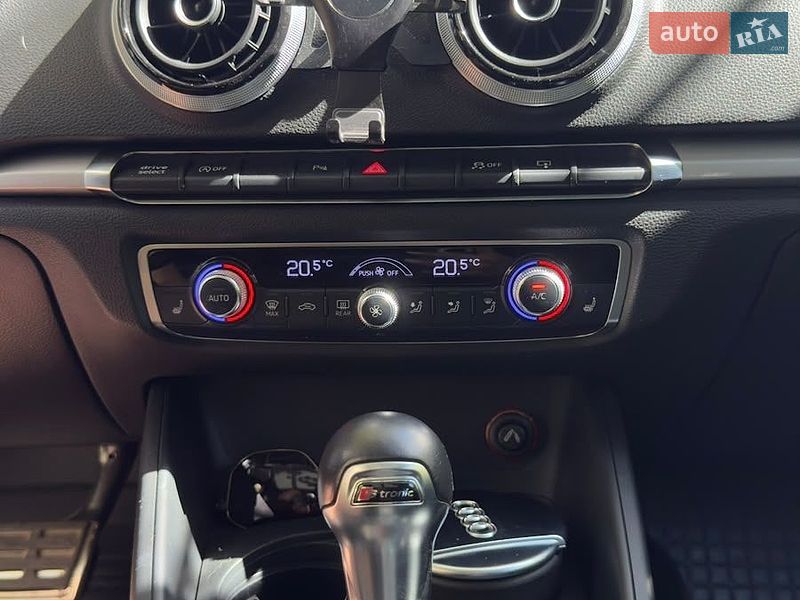 Седан Audi A3 2015 в Одессе