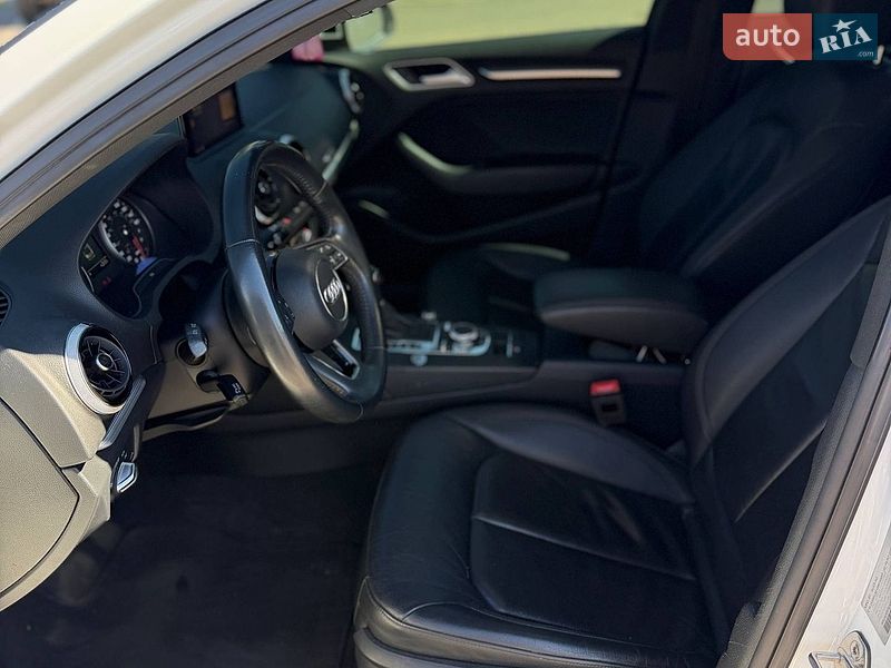 Седан Audi A3 2019 в Одессе