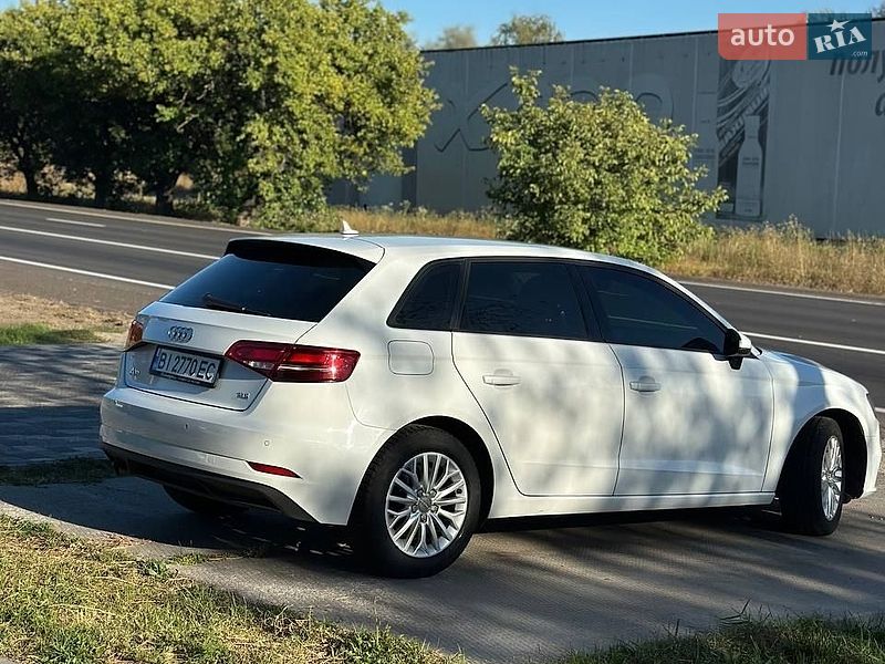 Хетчбек Audi A3 2017 в Харкові