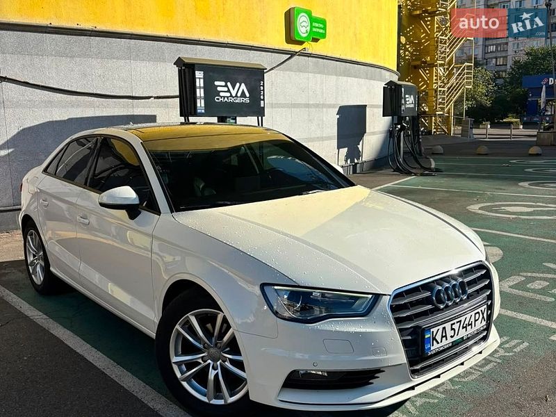 Седан Audi A3 2014 в Києві