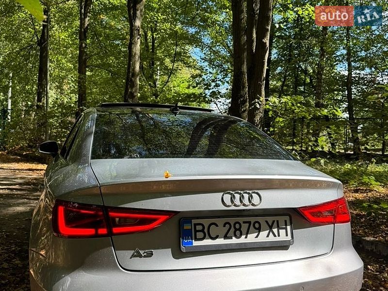 Седан Audi A3 2016 в Новояворівську