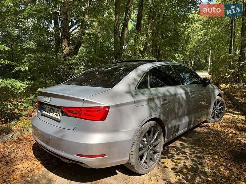 Седан Audi A3 2016 в Новояворівську