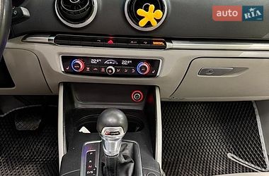 Седан Audi A3 2016 в Новояворівську