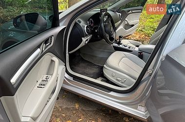 Седан Audi A3 2016 в Новояворівську