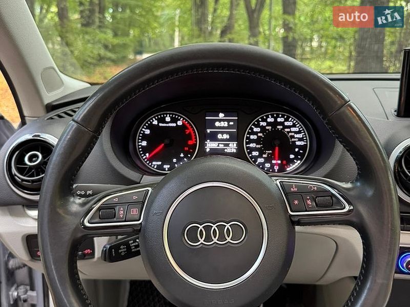 Седан Audi A3 2016 в Новояворівську