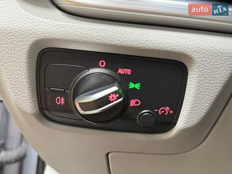 Седан Audi A3 2016 в Новояворівську