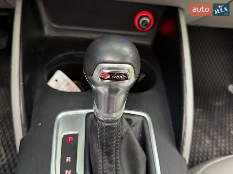 Седан Audi A3 2016 в Новояворівську