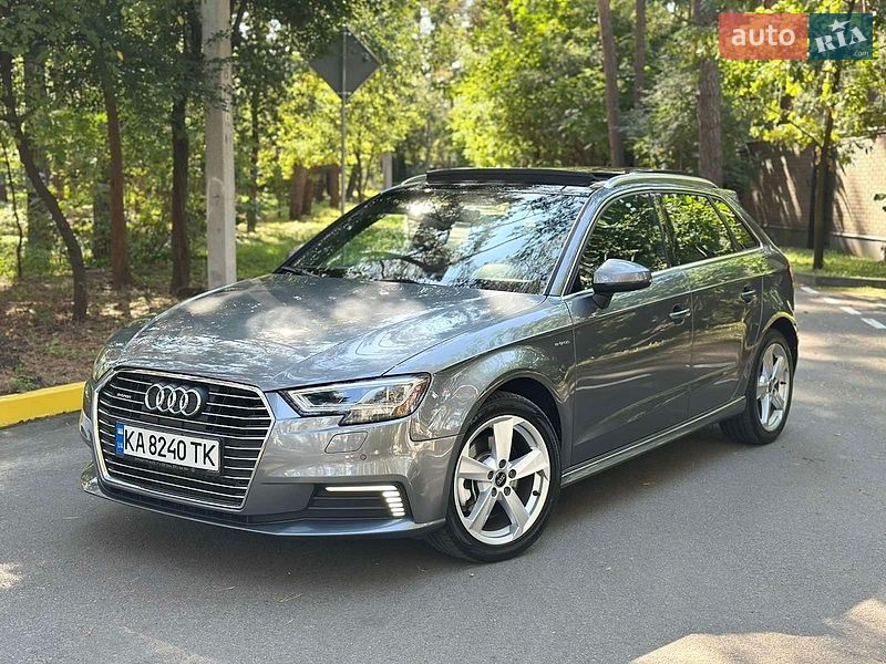 Хэтчбек Audi A3 2017 в Киеве