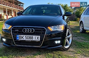 Седан Audi A3 2016 в Рівному