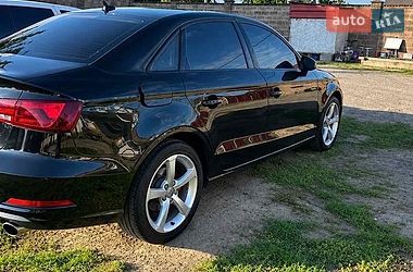 Седан Audi A3 2016 в Рівному