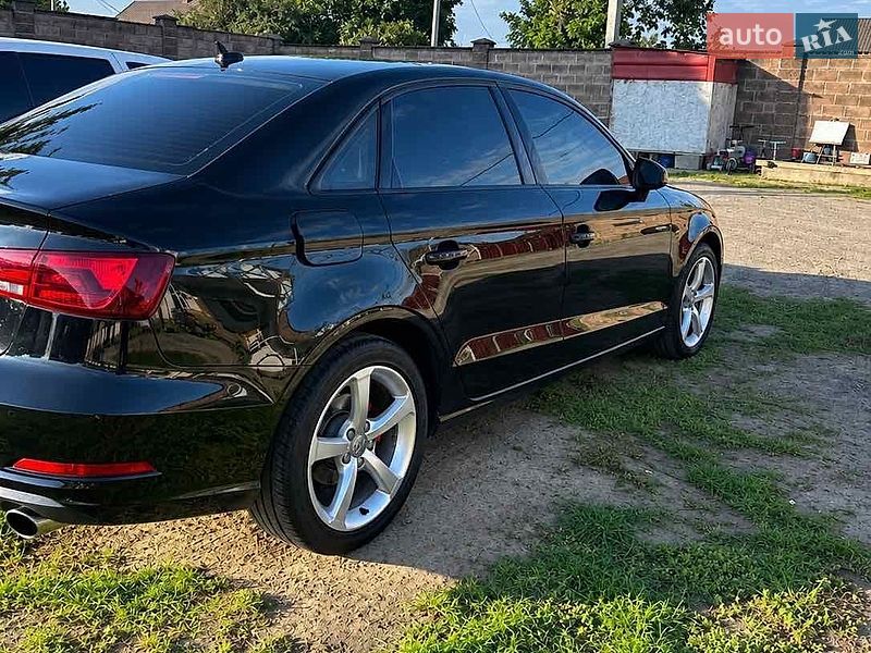 Седан Audi A3 2016 в Рівному