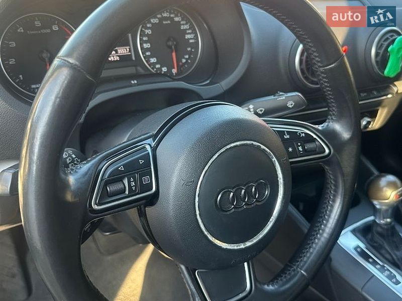 Седан Audi A3 2016 в Рівному