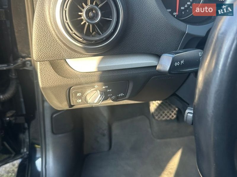 Седан Audi A3 2016 в Рівному