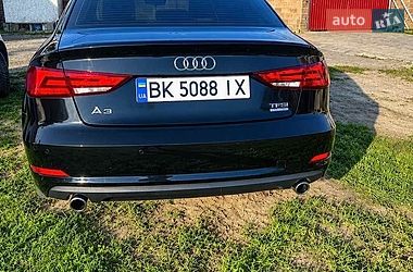 Седан Audi A3 2016 в Рівному