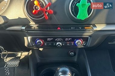 Седан Audi A3 2016 в Рівному