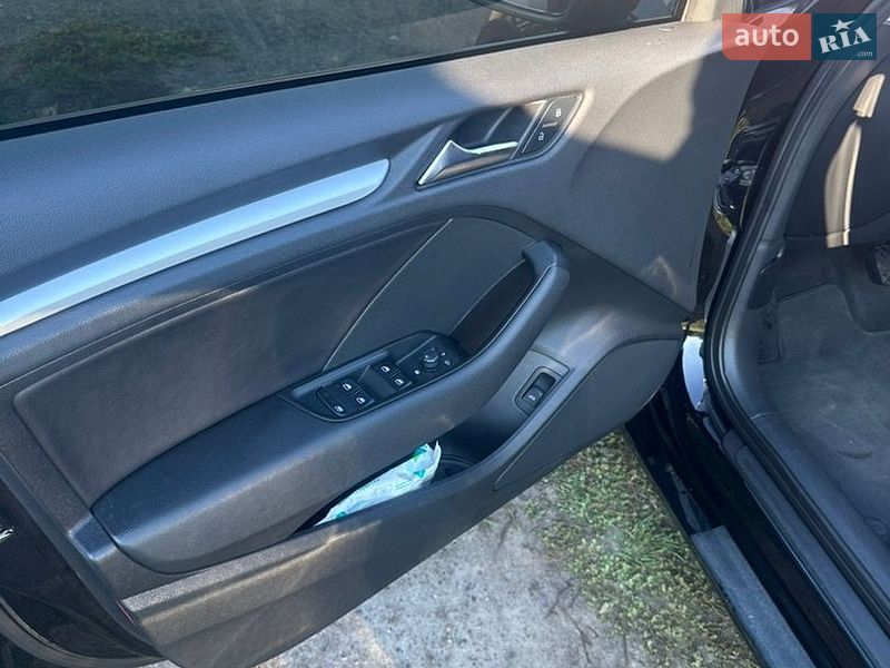 Седан Audi A3 2016 в Рівному