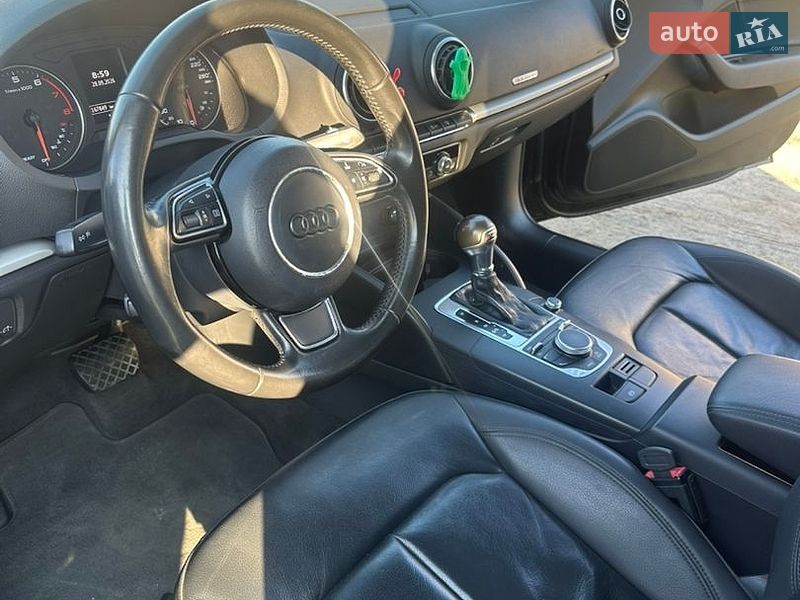 Седан Audi A3 2016 в Рівному