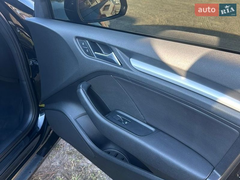 Седан Audi A3 2016 в Рівному