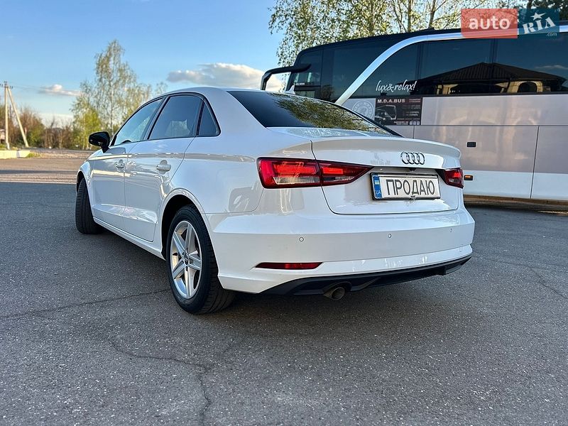 Седан Audi A3 2017 в Хусте