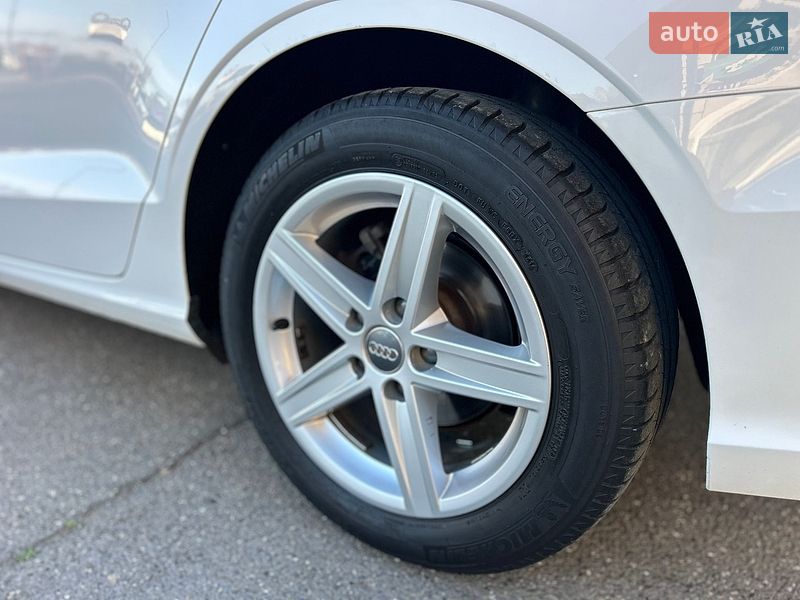 Седан Audi A3 2017 в Хусте