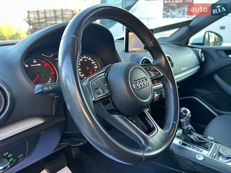 Седан Audi A3 2017 в Хусте