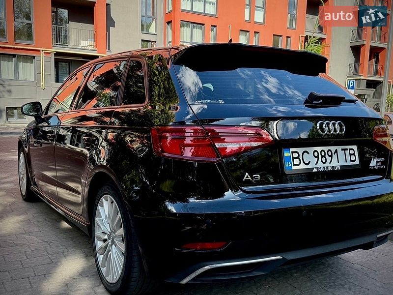 Хетчбек Audi A3 2016 в Львові